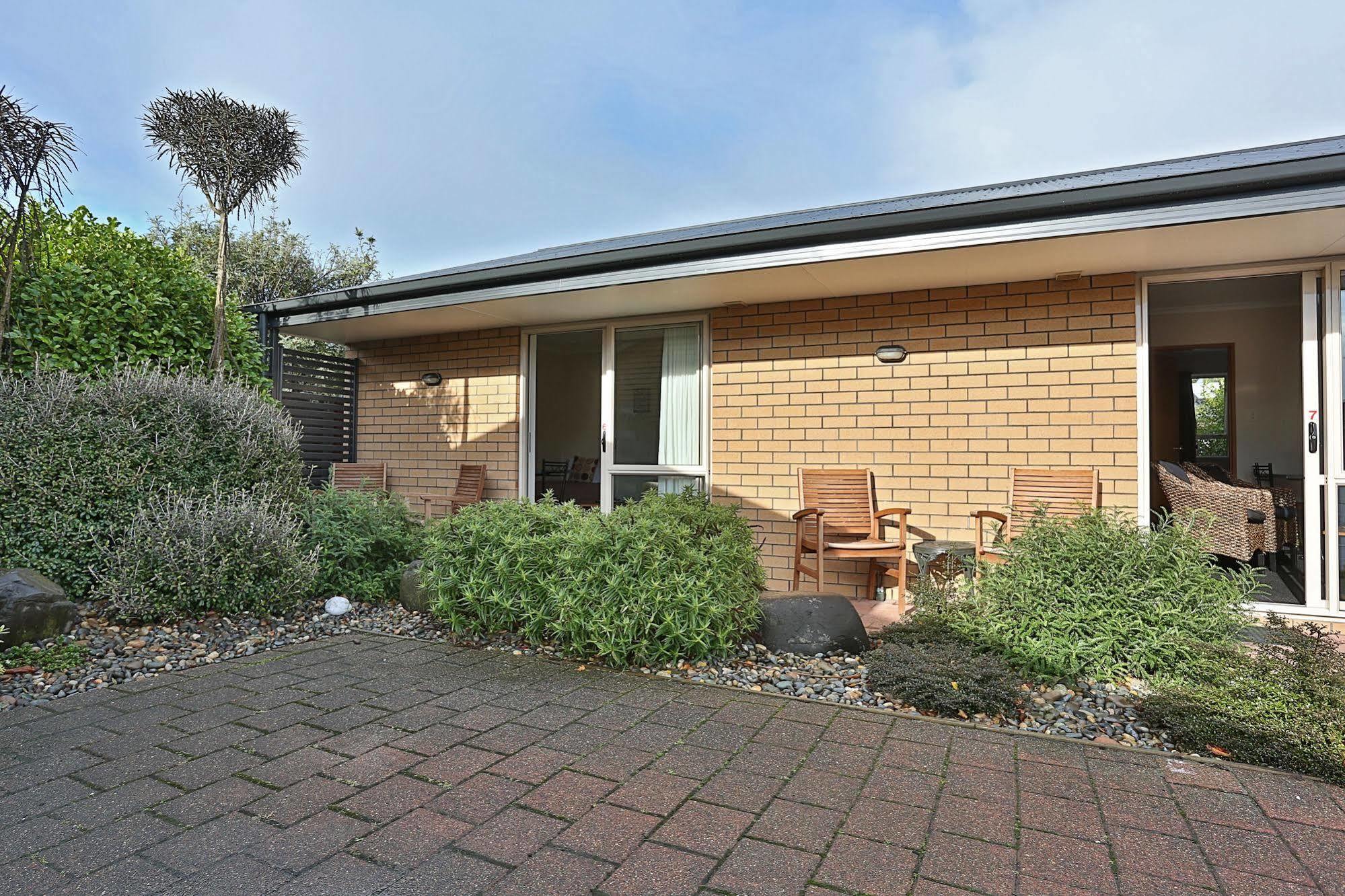 Admiral Court Motel & Apartments Invercargill Exterior photo